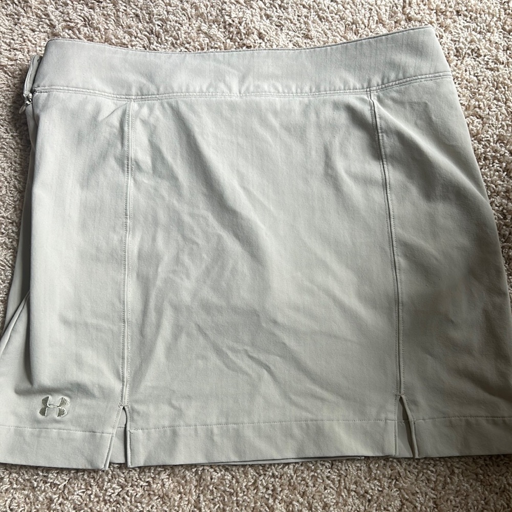 SIZE 2 UNDER ARMOUR TAN TENNIS SKIRT